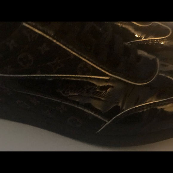 Louis Vuitton Sneakers Size 8 - Picture 3 of 10